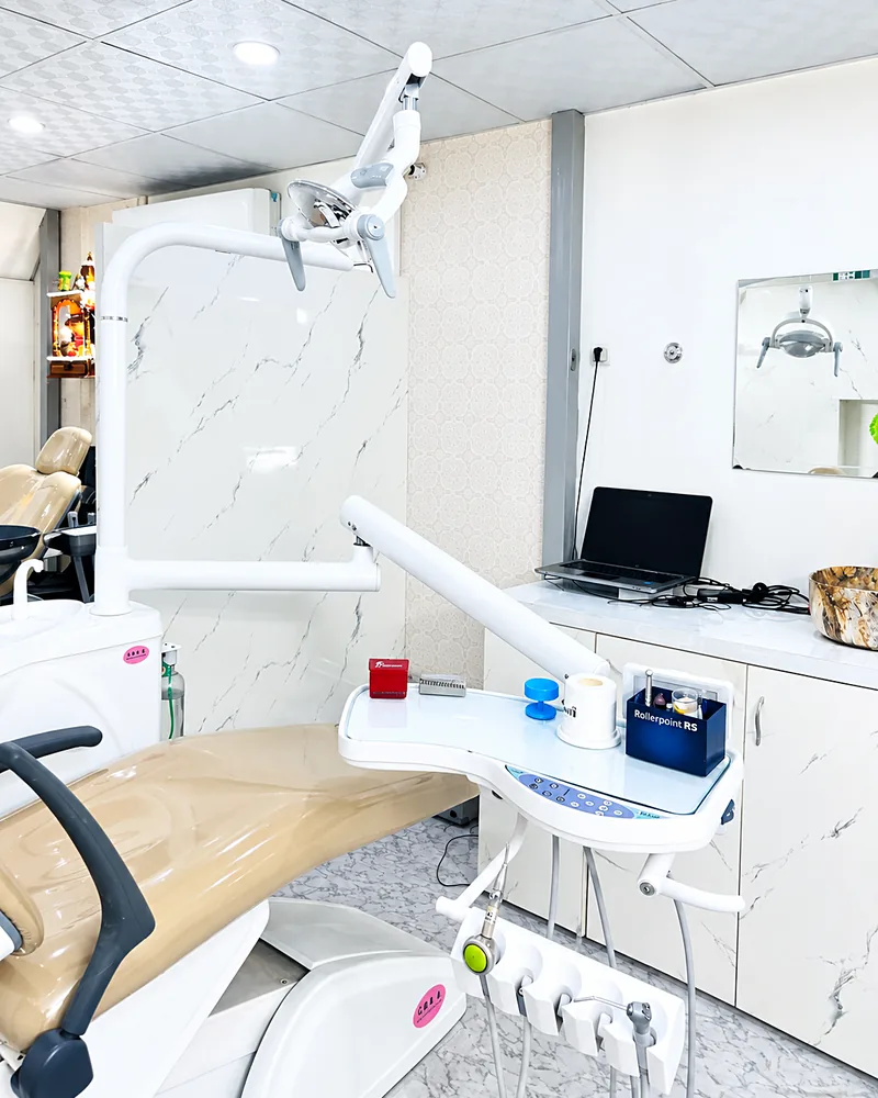 Dental chair with treatment light